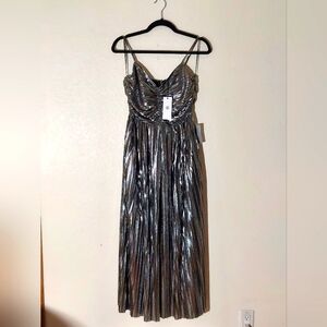 Socialite | Dresses | Socialite Pleated Foil Metallic Lined Sleeveless Maxi  Dress Womens Size M Nwt | Poshmark